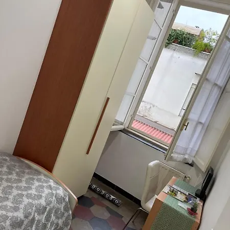 Angels In לינה וארוחת בוקר