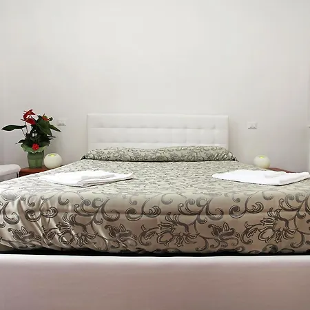 לינה וארוחת בוקר Angels In 3*